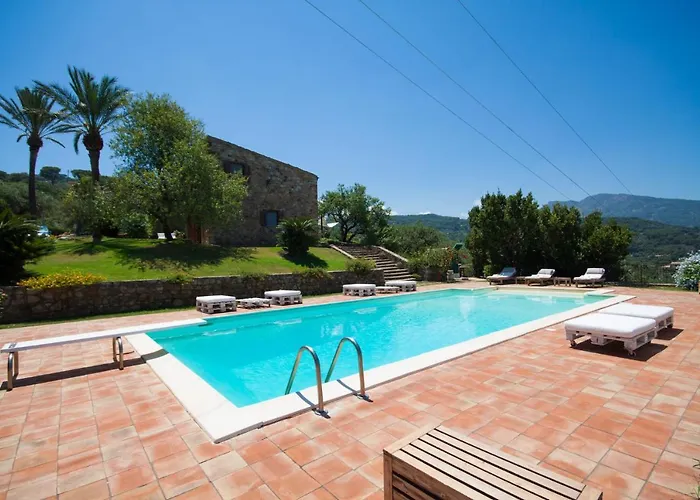 Relax At The Swimming Pool By Wonderful Italy וילה