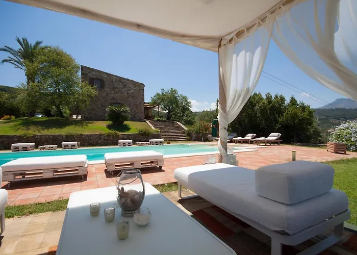 Relax At The Swimming Pool By Wonderful Italy צ'פאלו