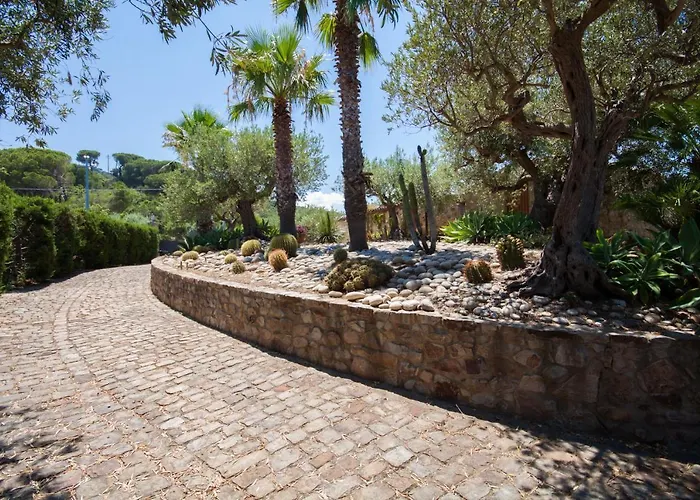 Relax At The Swimming Pool By Wonderful Italy