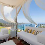ヴィラ Relax At The Swimming Pool By Wonderful Italy *